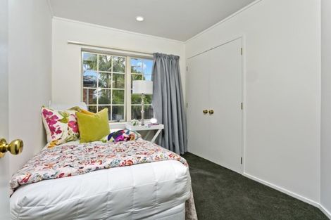 Photo of property in 4 Bundoran Way, Pinehill, Auckland, 0632