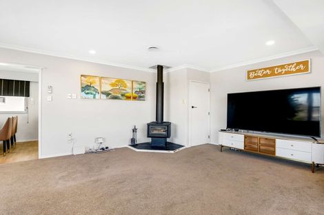Photo of property in 9 Teal Place, Selwyn Heights, Rotorua, 3015