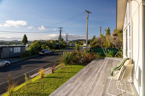 Photo of property in 6 Manukau Road, Raglan, 3225