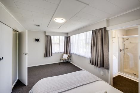 Photo of property in 23 Kent Terrace, Taradale, Napier, 4112