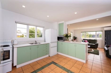 Photo of property in 2 Leyland Road, Te Awanga, 4102