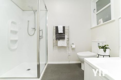 Photo of property in 106 Ruskin Road, Newlands, Wellington, 6037