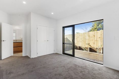 Photo of property in 8b Tahinga Street, Northcote, Auckland, 0627
