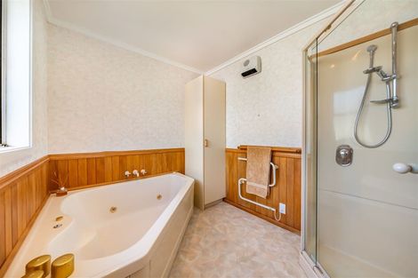 Photo of property in 10 Robertson Street, Elderslea, Upper Hutt, 5018