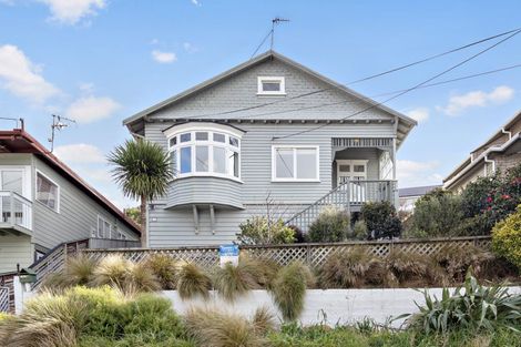 Photo of property in 72 Eden Street, Island Bay, Wellington, 6023