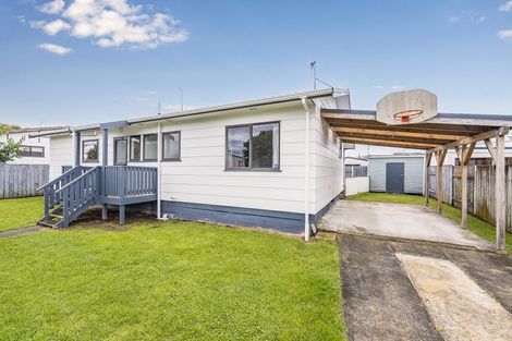 Photo of property in 2 Spackman Crescent, Paraparaumu, 5032