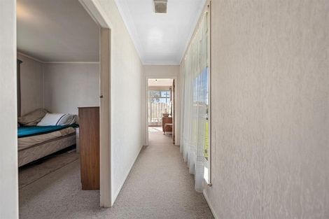 Photo of property in 9 Kuaka Place, New Lynn, Auckland, 0600