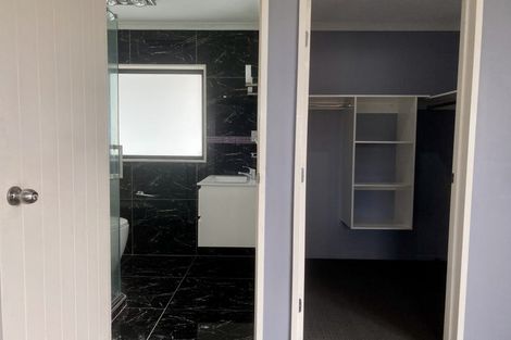 Photo of property in 10 Millcroft Lane, Ranui, Auckland, 0612
