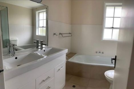 Photo of property in 3/26a Penning Road, Castor Bay, Auckland, 0620