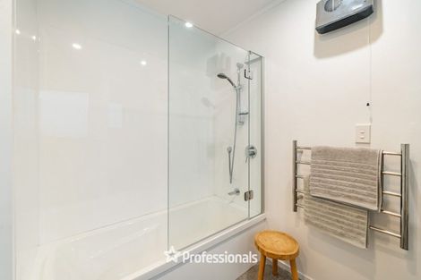 Photo of property in 6 Cassis Place, Crofton Downs, Wellington, 6035