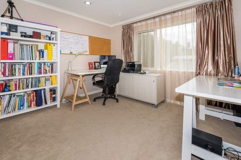Photo of property in 29a Peach Road, Glenfield, Auckland, 0629