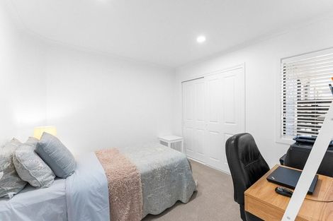 Photo of property in 10f Tupare Place, Highlands Park, New Plymouth, 4312