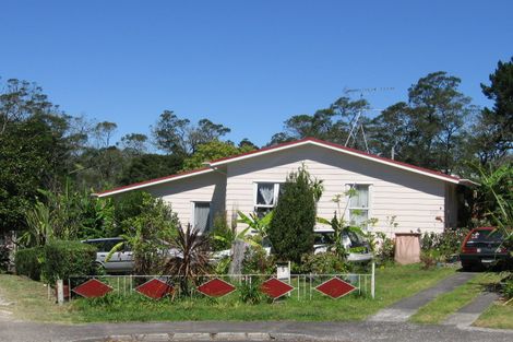 Photo of property in 5 Mirage Place, Beach Haven, Auckland, 0626