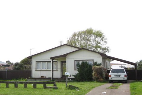 Photo of property in 106 Blake Street, Waitara, 4320