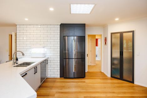 Photo of property in 5 Pastoral Lane, Hokowhitu, Palmerston North, 4410