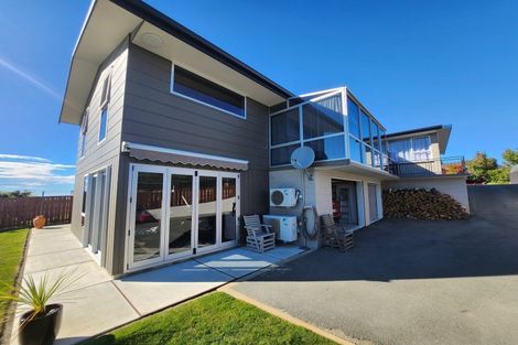 Photo of property in 8 Oakleigh Crescent, Oamaru North, Oamaru, 9400