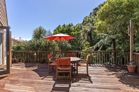 Photo of property in 41 Rona Street, Eastbourne, Lower Hutt, 5013
