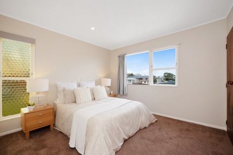 Photo of property in 34 Edgecombe Street, Newlands, Wellington, 6037