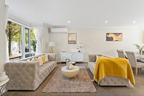 Photo of property in 13 Hakawai Avenue, Takanini, 2112