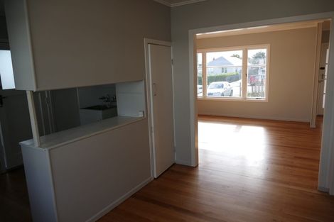 Photo of property in 50 Flanshaw Road, Te Atatu South, Auckland, 0610