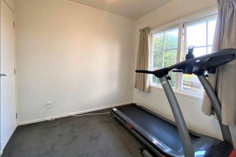 Photo of property in 3/220 East Coast Road, Forrest Hill, Auckland, 0620