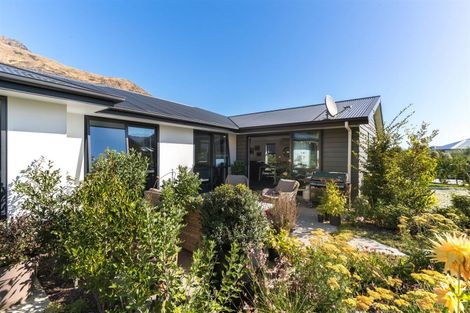 Photo of property in 17 Sandford Terrace, Lower Shotover, Queenstown, 9304