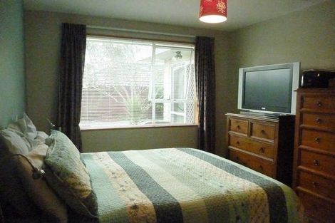 Photo of property in 2/20 Sawyers Arms Road, Northcote, Christchurch, 8052