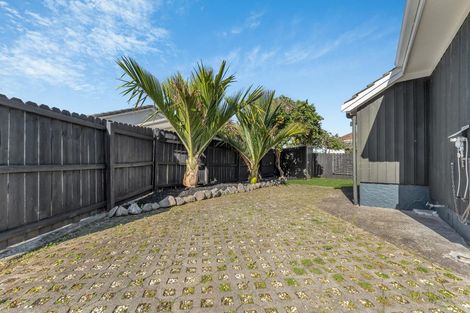 Photo of property in 210 Pilkington Road, Point England, Auckland, 1072