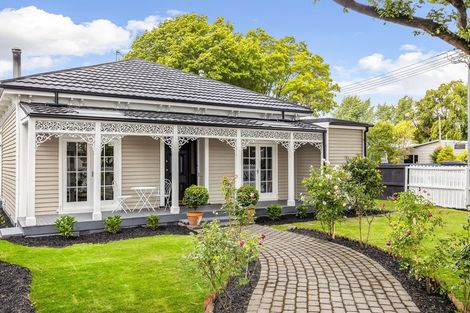 Photo of property in 100 Blighs Road, Strowan, Christchurch, 8052