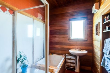 Photo of property in 21 Chaucer Road, Hospital Hill, Napier, 4110