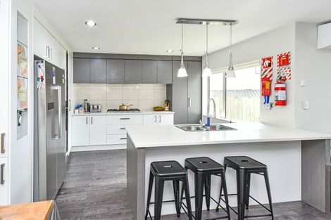 Photo of property in 87 Keri Vista Rise, Papakura, 2110