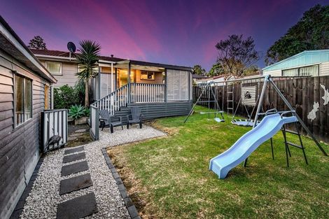 Photo of property in 4 Albemarle Place, Massey, Auckland, 0614