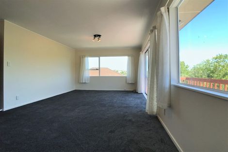 Photo of property in 1/8 Strabo Place, Windsor Park, Auckland, 0632