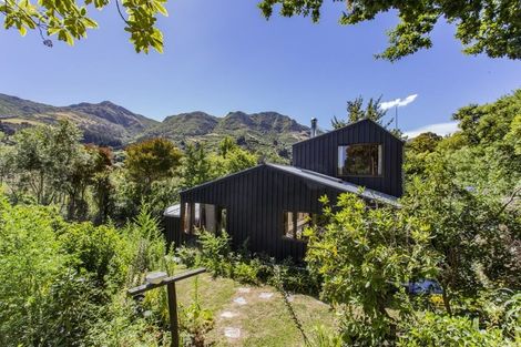 Photo of property in 189 Main Road, Allandale, Lyttelton, 8971