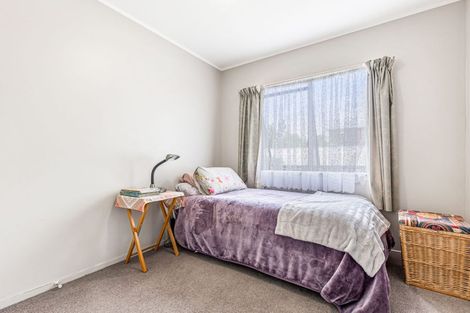 Photo of property in 2/6 Helena Street, Massey, Auckland, 0614