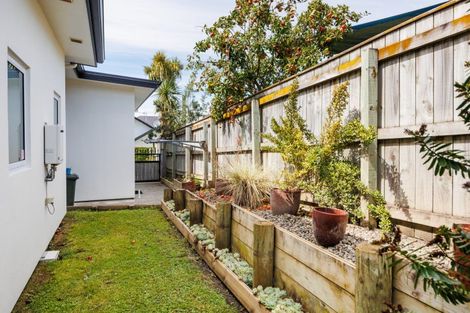 Photo of property in 10 Galea Grove, Kelvin Grove, Palmerston North, 4414