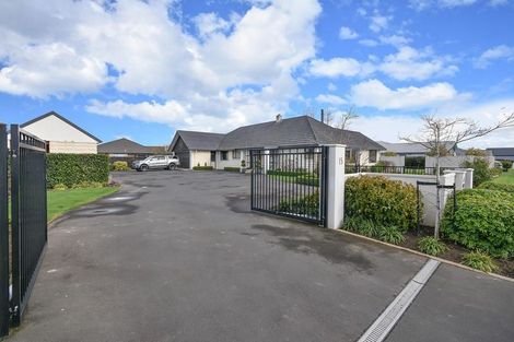 Photo of property in 15 Thornly Park Avenue, Mosgiel, 9024