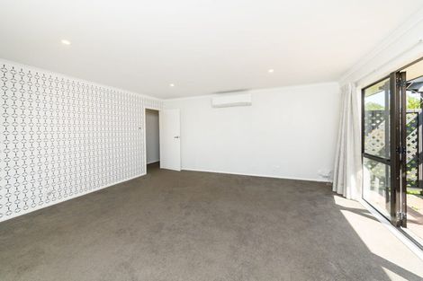 Photo of property in 20 Colonial Place, Kelvin Grove, Palmerston North, 4414