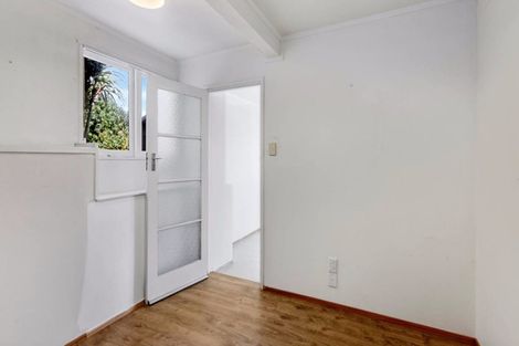 Photo of property in 35 Bayview Road, Browns Bay, Auckland, 0630