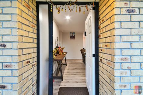 Photo of property in 51 Castlefinn Drive, Weymouth, Auckland, 2103