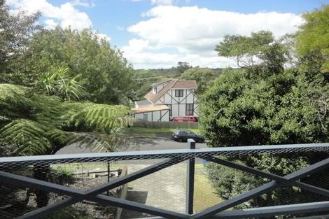 Photo of property in 9 Hiwihau Place, Glenfield, Auckland, 0629