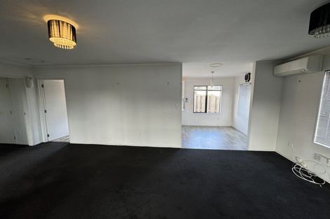 Photo of property in 51 Hollyford Drive, Clover Park, Auckland, 2105