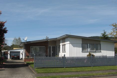 Photo of property in 6 Barron Crescent, Fenton Park, Rotorua, 3010