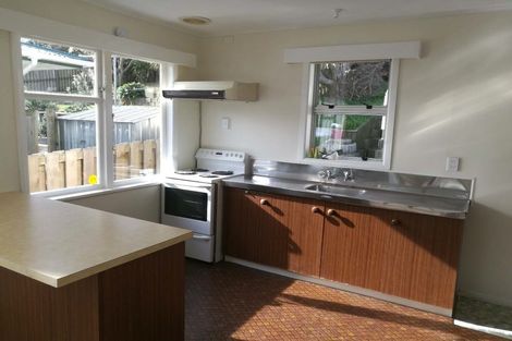 Photo of property in 102 Helston Road, Paparangi, Wellington, 6037