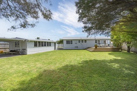 Photo of property in 8 Brennan Avenue, Te Atatu Peninsula, Auckland, 0610