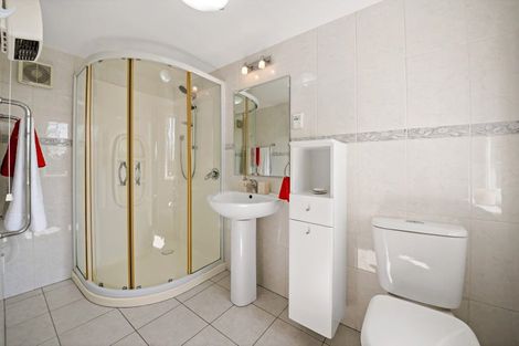 Photo of property in 28 Griggs Road, Whitford, Howick, 2571