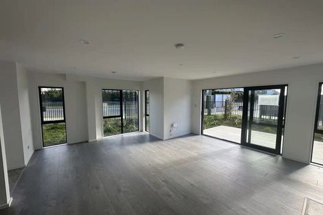 Photo of property in 1 Dotterel Place, Westgate, Auckland, 0614