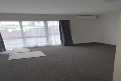 Photo of property in 1/11 Challen Close, Conifer Grove, Takanini, 2112