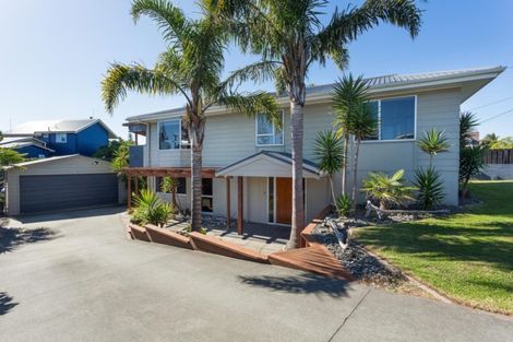 Photo of property in 1097 Papamoa Beach Road, Papamoa Beach, Papamoa, 3118