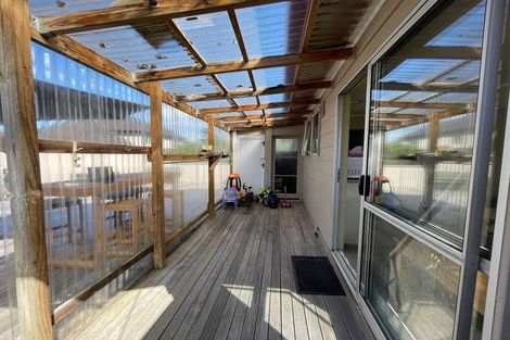 Photo of property in 21 Lisa Rise, Half Moon Bay, Auckland, 2012